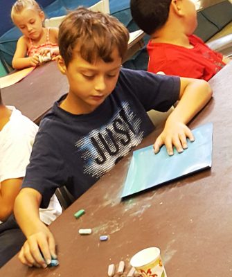 Making Mexico Texture Deserts With Tissue Paper and Chalk Pastels