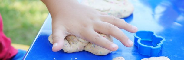 Modeling Play Clay (Autism Friendly)