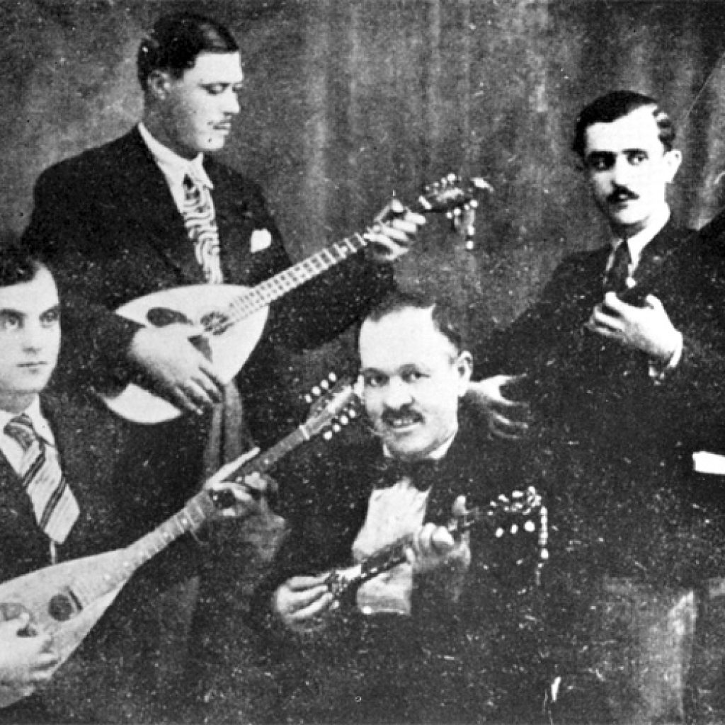 Photo of the Piraeus Quartet playing bouzoukis